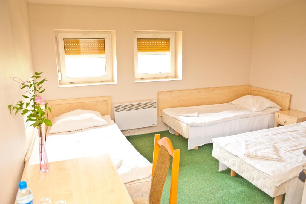 Hotel Maraton Lubenia Habitación foto