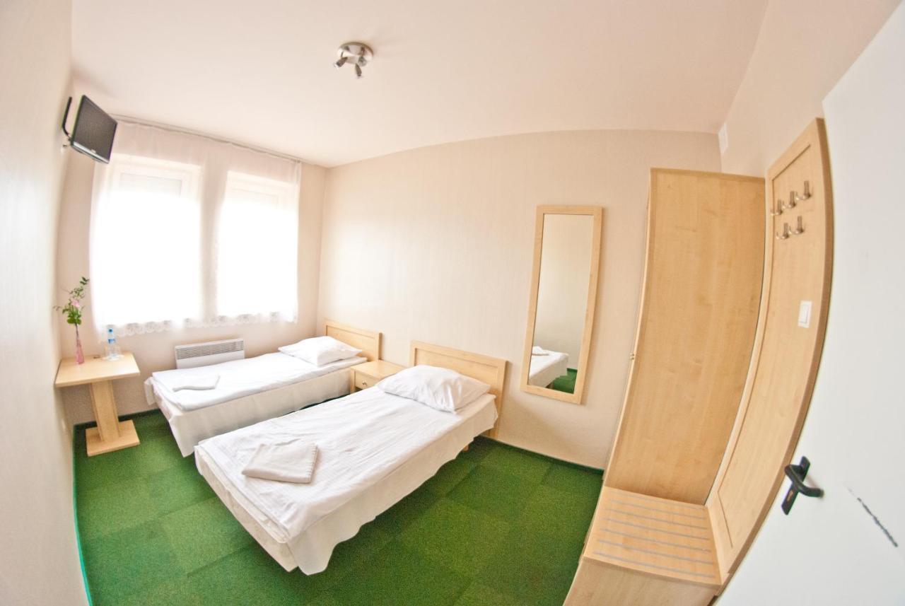 Hotel Maraton Lubenia Habitación foto